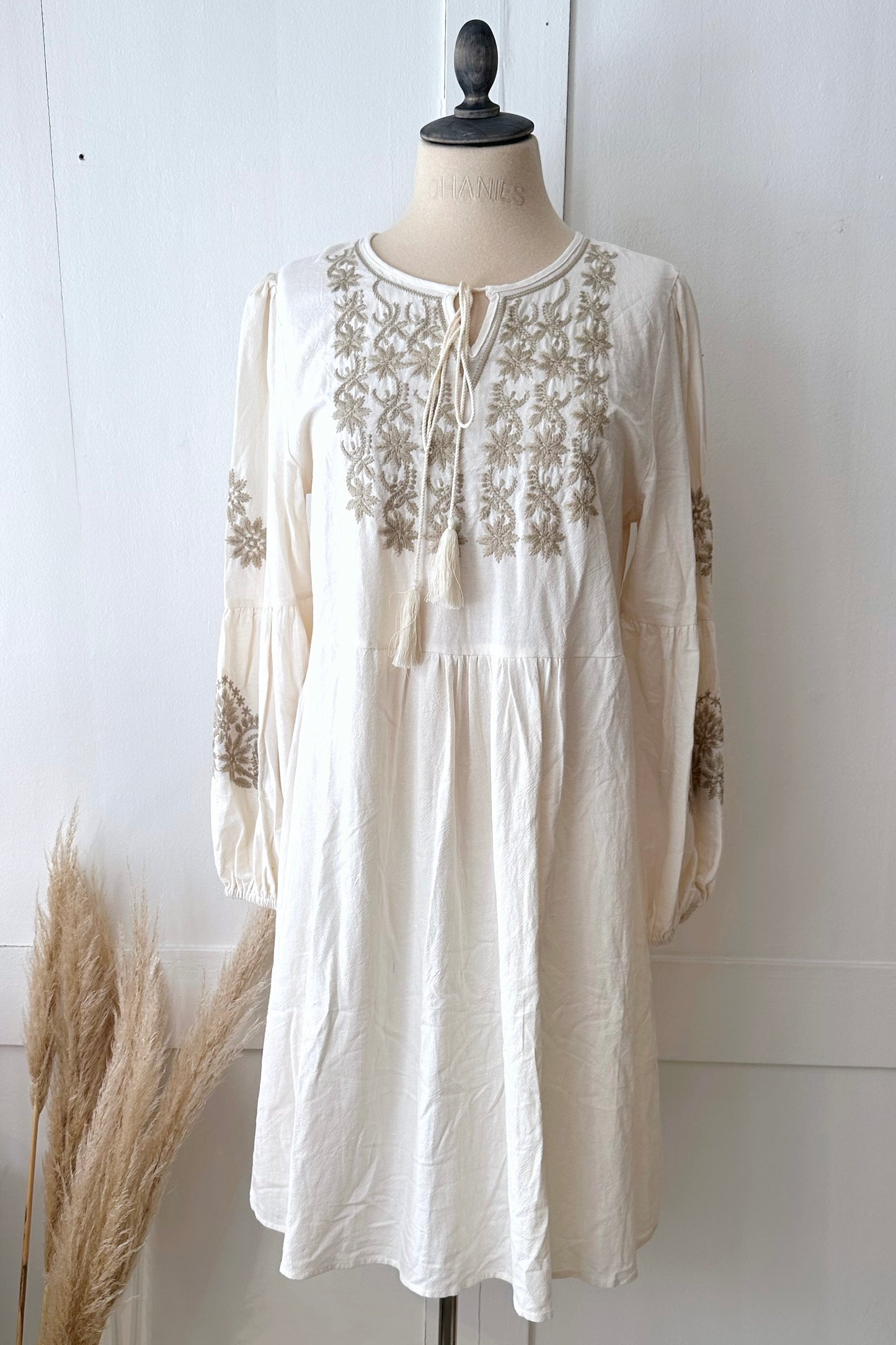 Baumwollkleid mit Stickerei