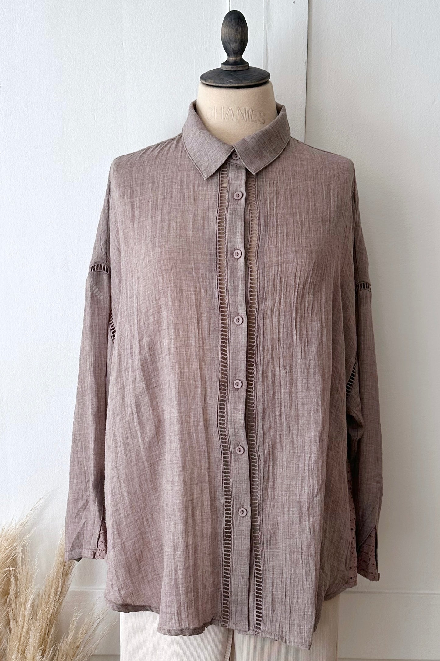 Bluse mit Lochspitze