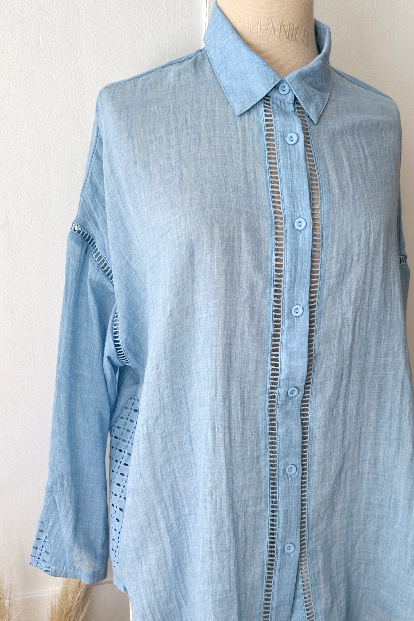 Bluse mit Lochspitze