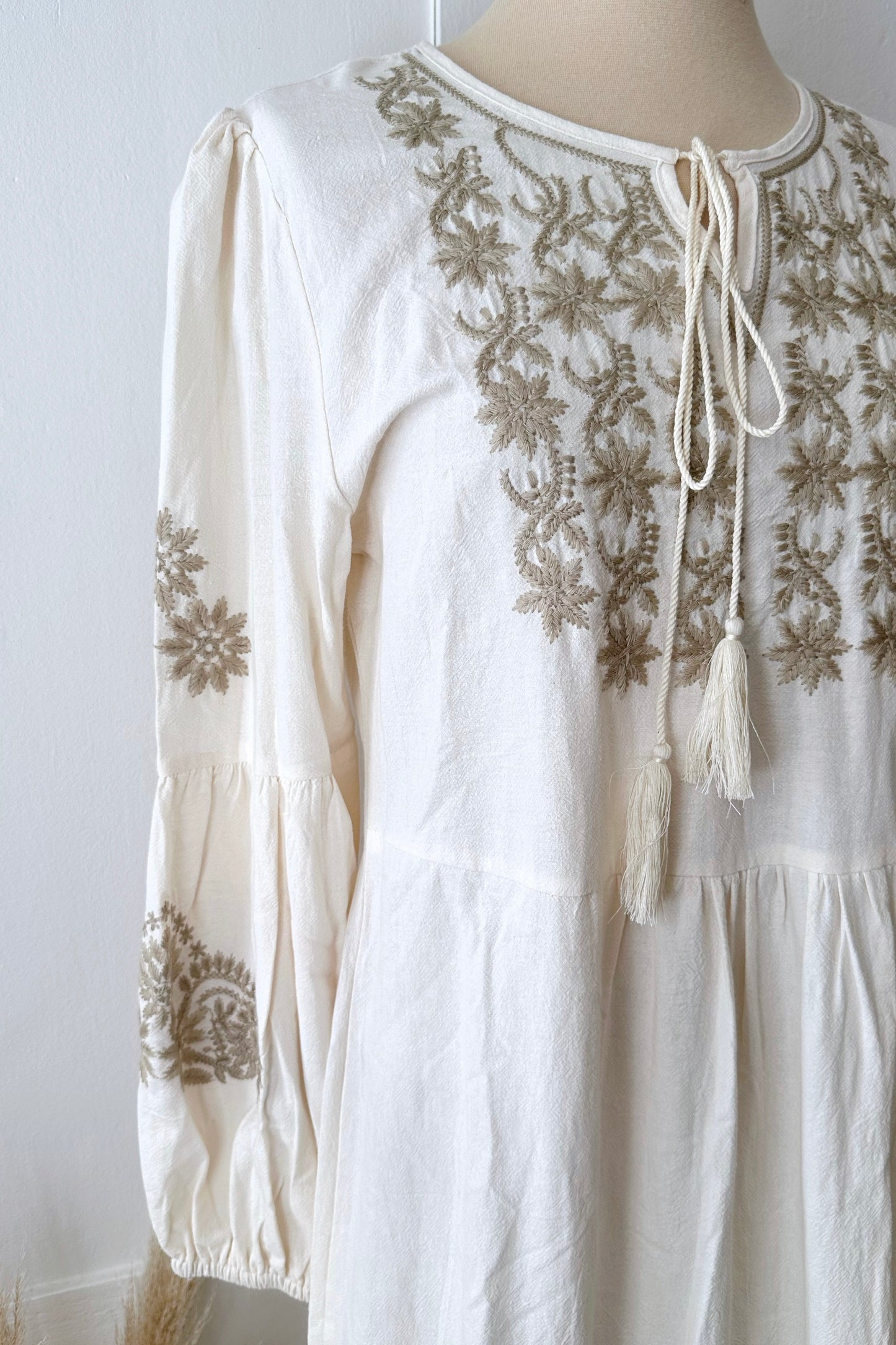 Baumwollkleid mit Stickerei