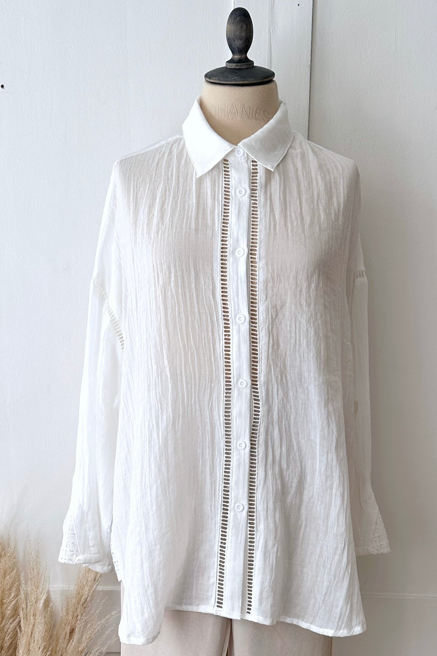 Bluse mit Lochspitze