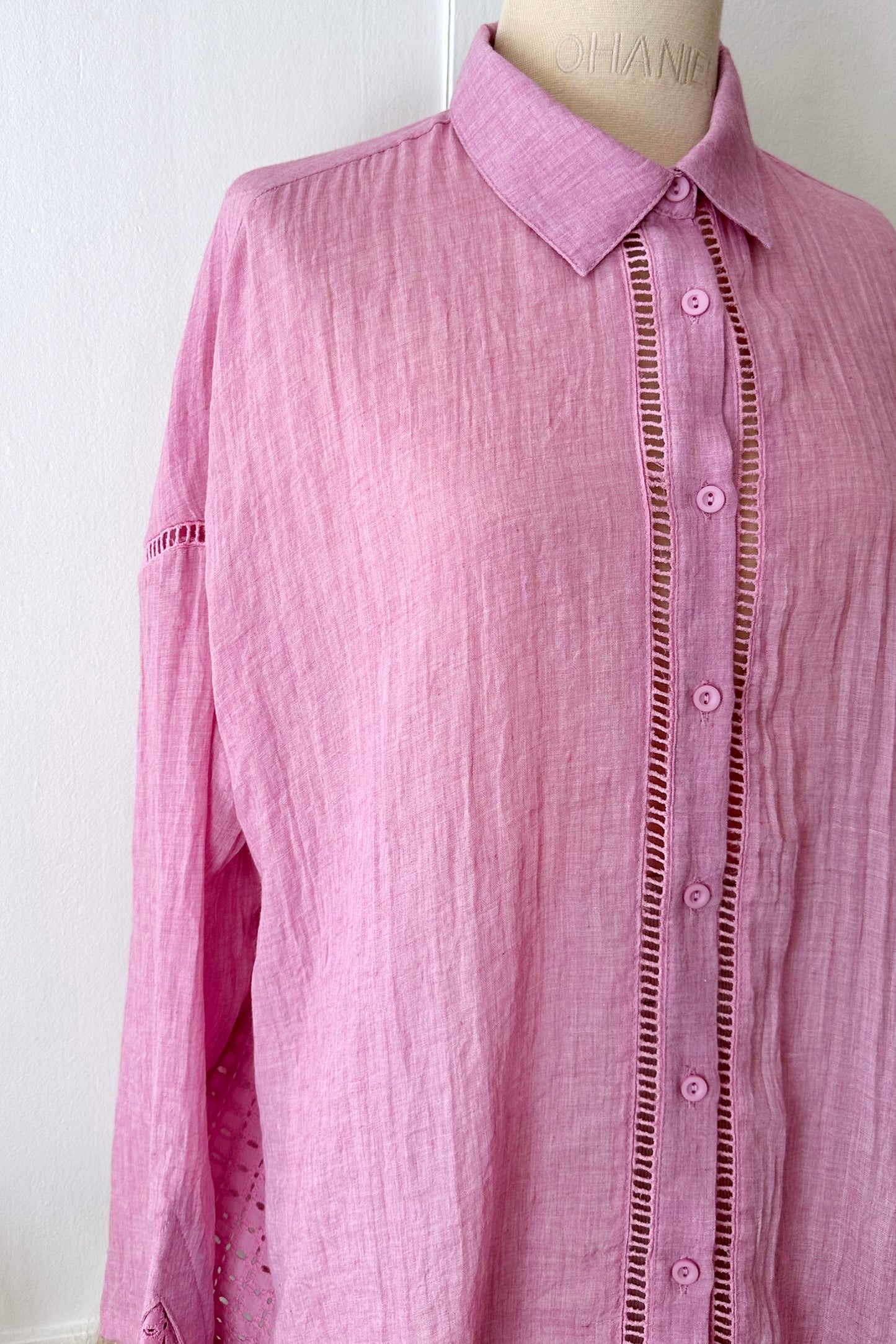 Bluse mit Lochspitze