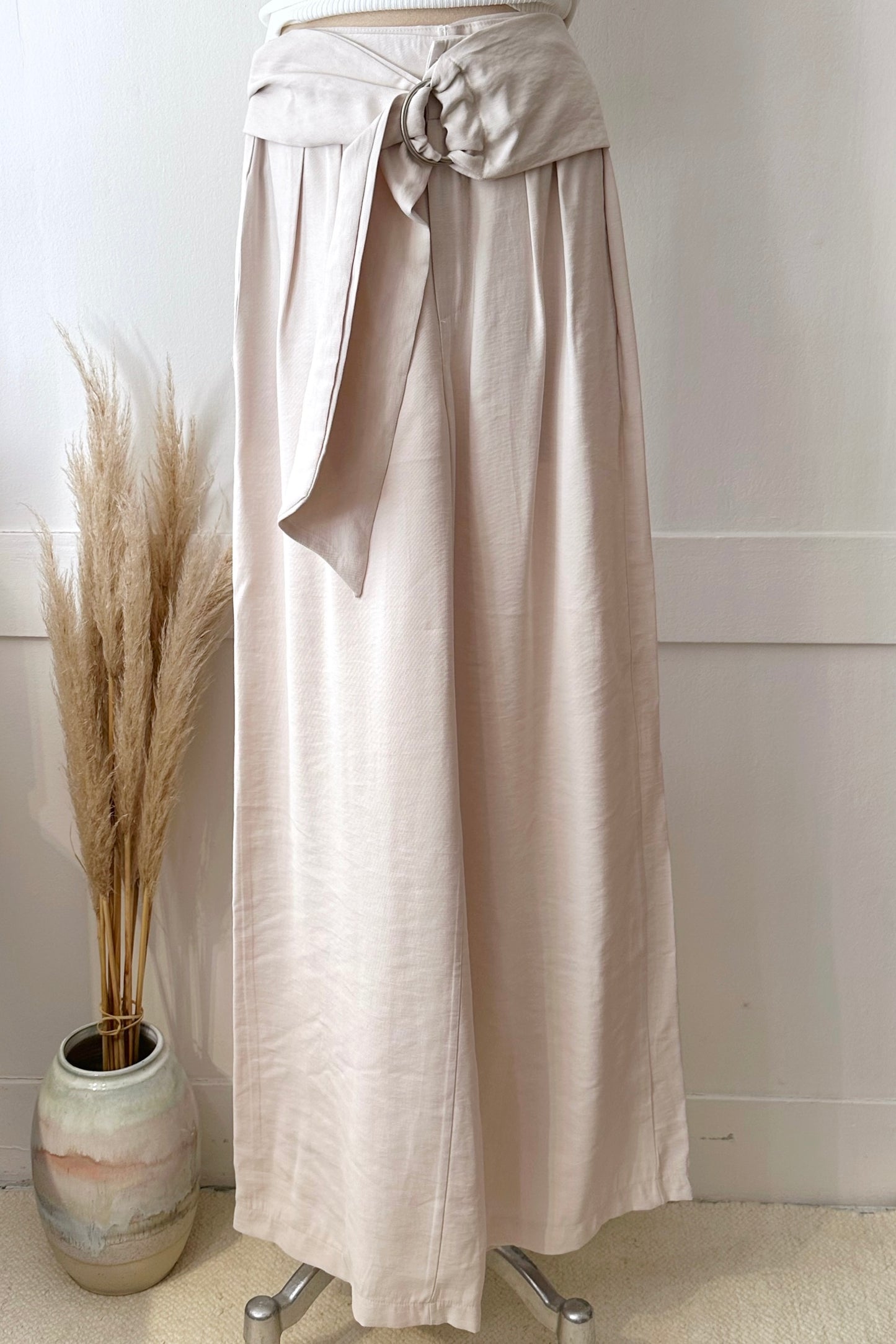 High-Waist Viskosehose mit Gürtel