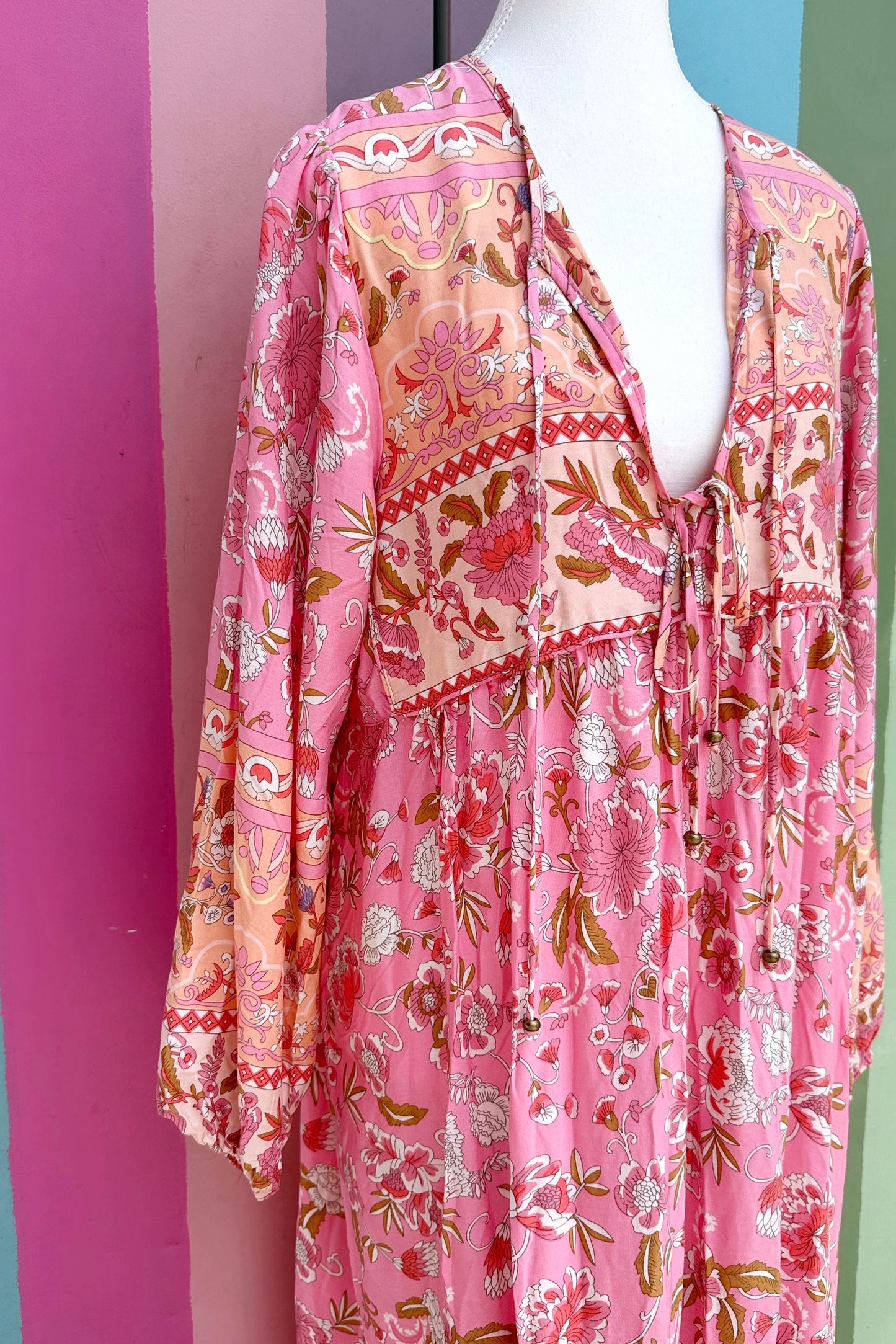 Bodenlanges Kleid mit Paisleymuster