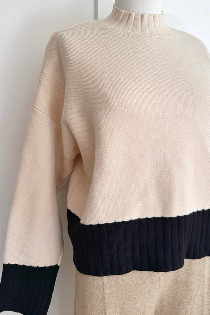 Pullover mit schwarzem Bund