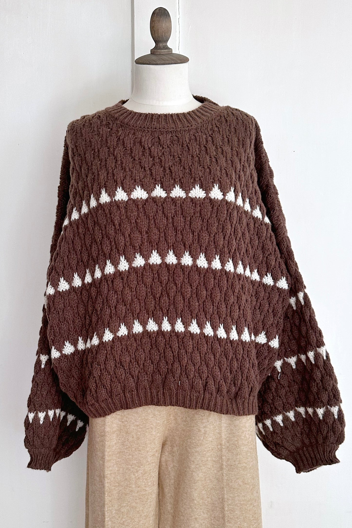 Grober Winterpullover mit Muster