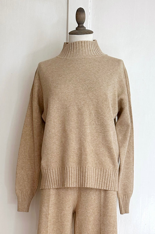 Strickpullover mit passender Hose