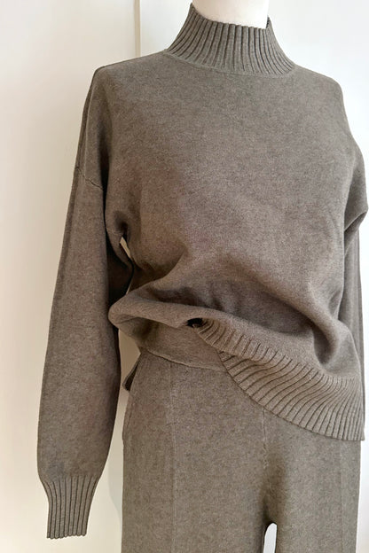 Strickhose mit passendem Pullover