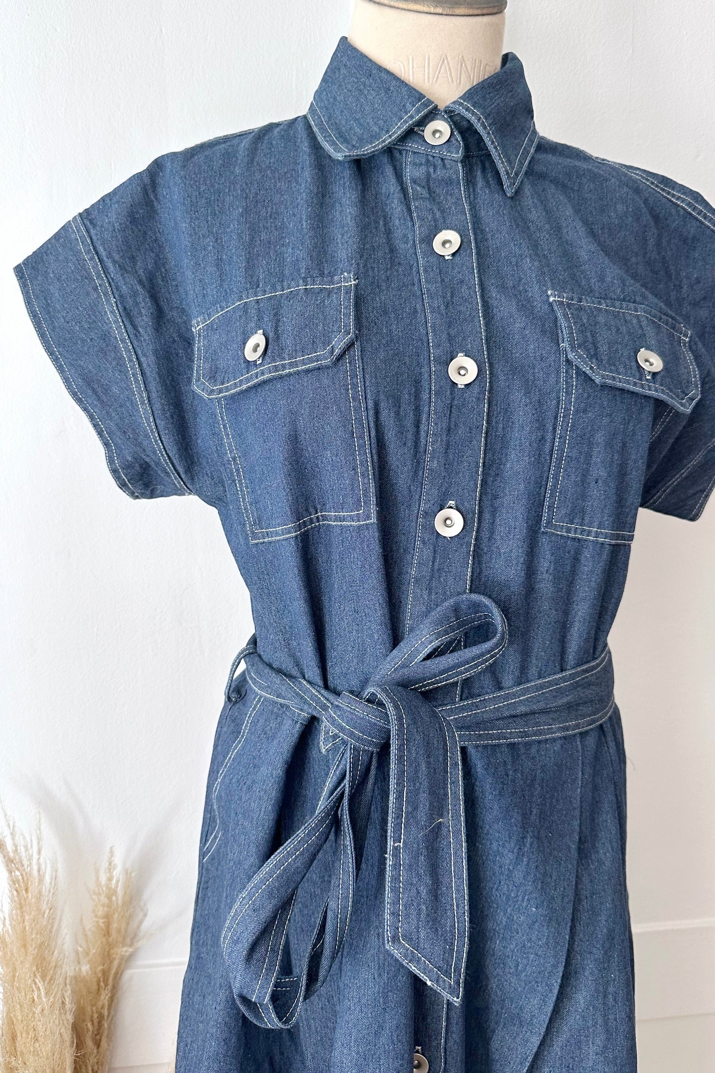 Zeitloses Jeans Midi Kleid