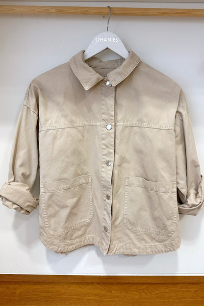 Handgemachte Jeansjacke mit Fransen