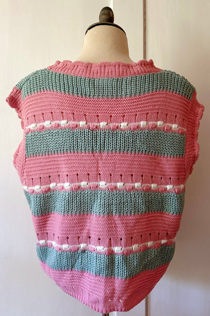 Gestreifte Strickweste mit Knopf