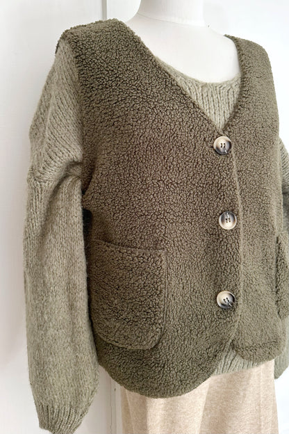 Kuschelweste mit Taschen