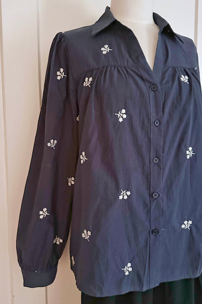 Baumwollbluse mit Blumenstickerei