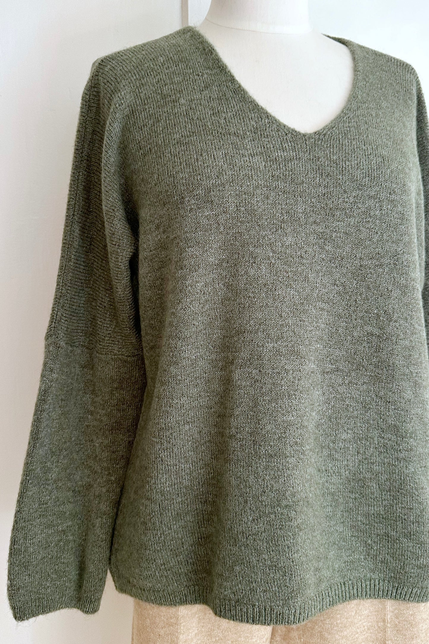 V-Neck Pullover mit Alpakawolle