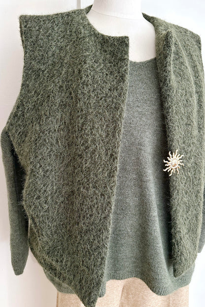 Gewalkte Weste mit Pin