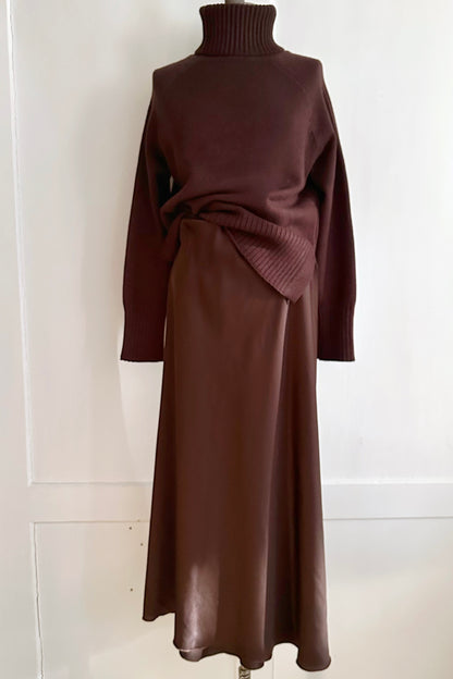 Satin Taillenjupe in Midilänge