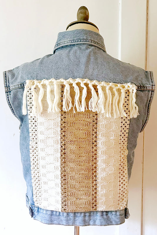 Handgemachte Jeansweste mit Fransen