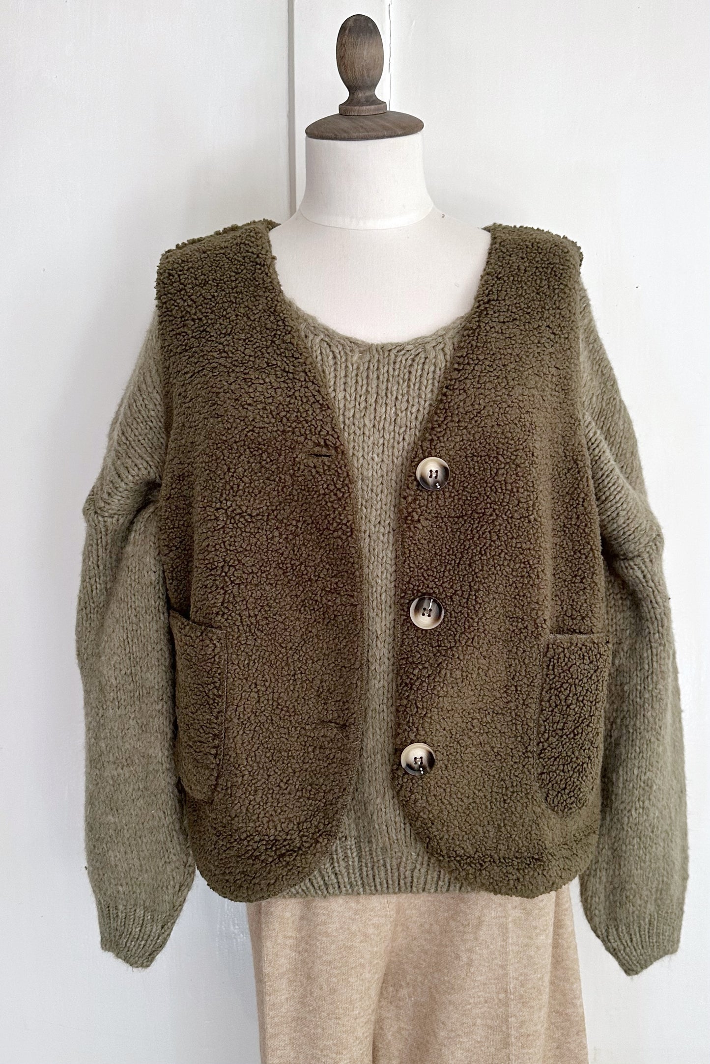 Kuschelweste mit Taschen