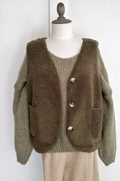 Kuschelweste mit Taschen