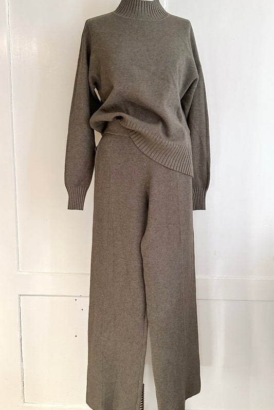 Strickhose mit passendem Pullover