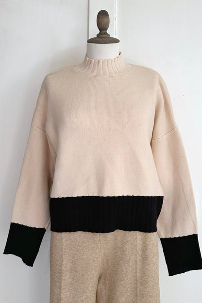 Pullover mit schwarzem Bund