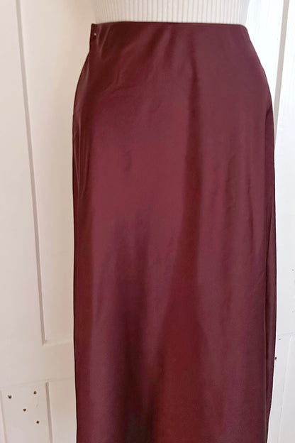 Satin Taillenjupe in Midilänge