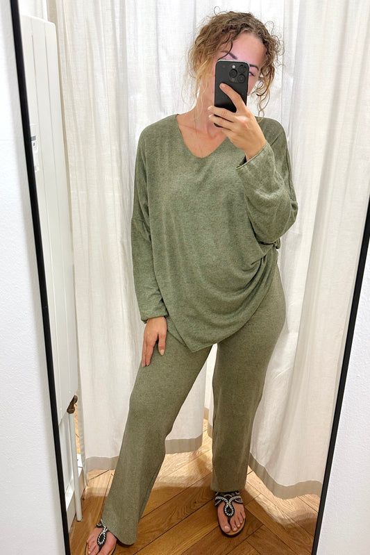 Feiner V-Strickpullover mit Angora
