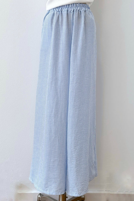 Gestreifte Hose mit Leinen
