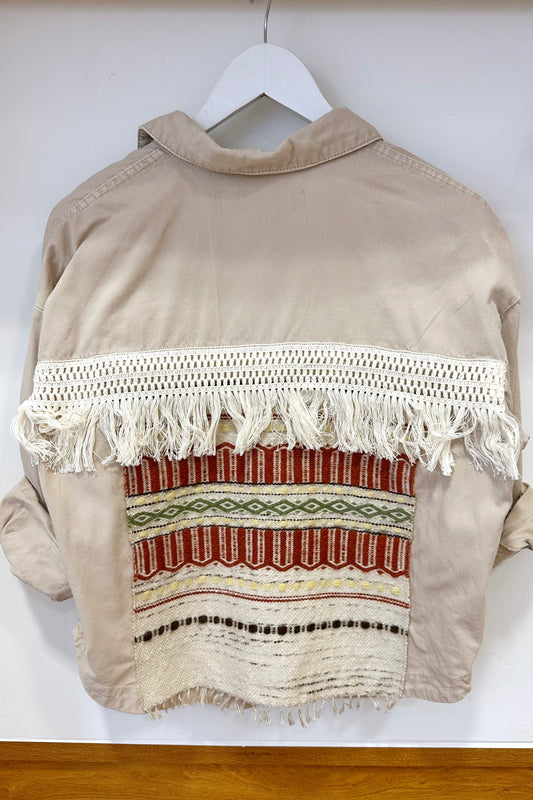 Handgemachte Jeansjacke mit Fransen