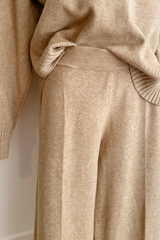 Strickhose mit passendem Pullover