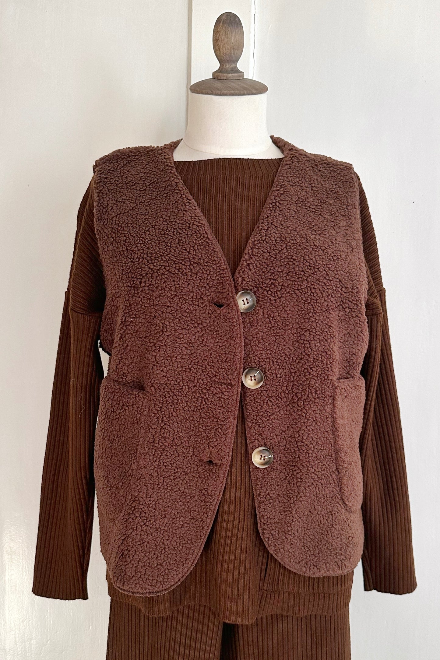 Kuschelweste mit Taschen