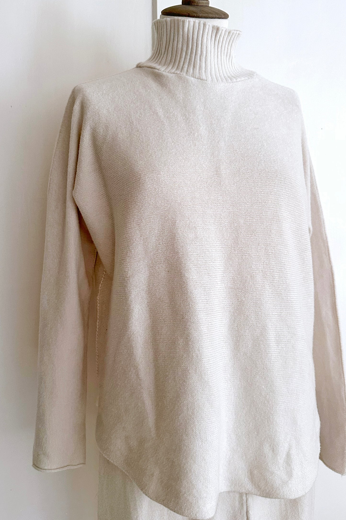 Weicher Strickpullover mit passender Hose