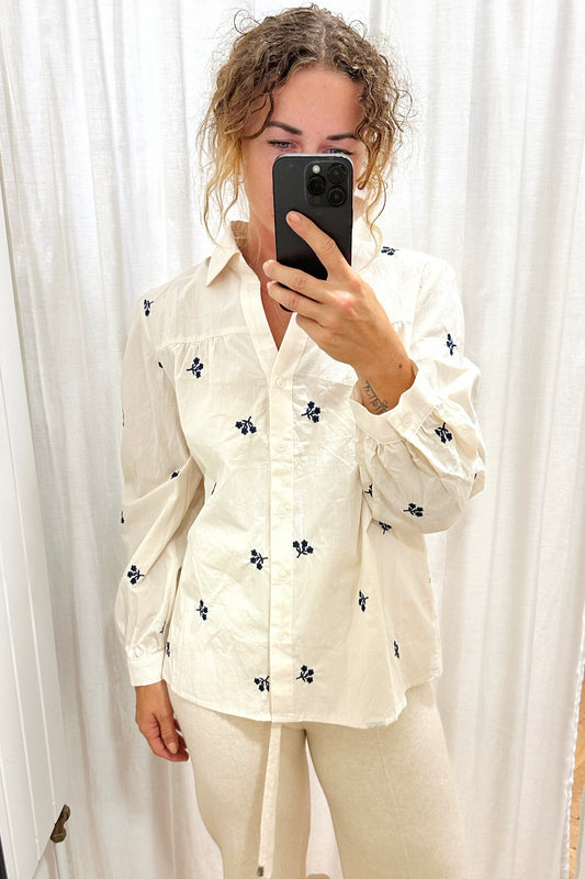 Baumwollbluse mit Blumenstickerei