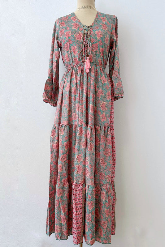 Indisches Maxikleid mit Seide