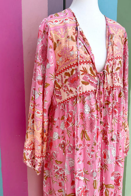 Bodenlanges Kleid mit Paisleymuster